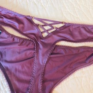 Victoria’s Secret very sexy thong/string panty